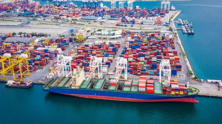 Over 6,000 extra containers pile up at Chittagong port