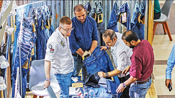Apparel retailers express concern over shipment delay