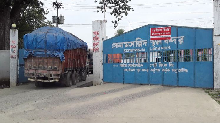Trade activities resume at Hili and Sonamasjid land ports after two-day shutdown | Apparel Trade News